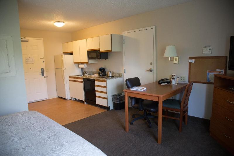 Candlewood Suites Huntersville-Lake Norman Area By Ihg Exterior photo